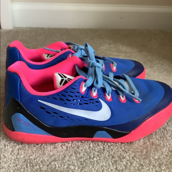 Sneakers - Picture 4 of 6